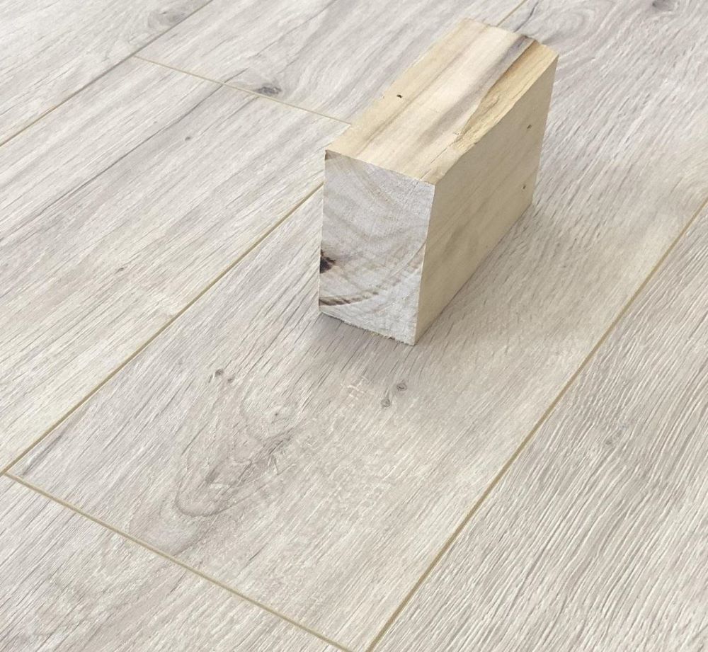 Ламинат "SunFloor" 8/33 4NV Дуб Эри 55 (1380*159*8 мм) — купить в Абакане