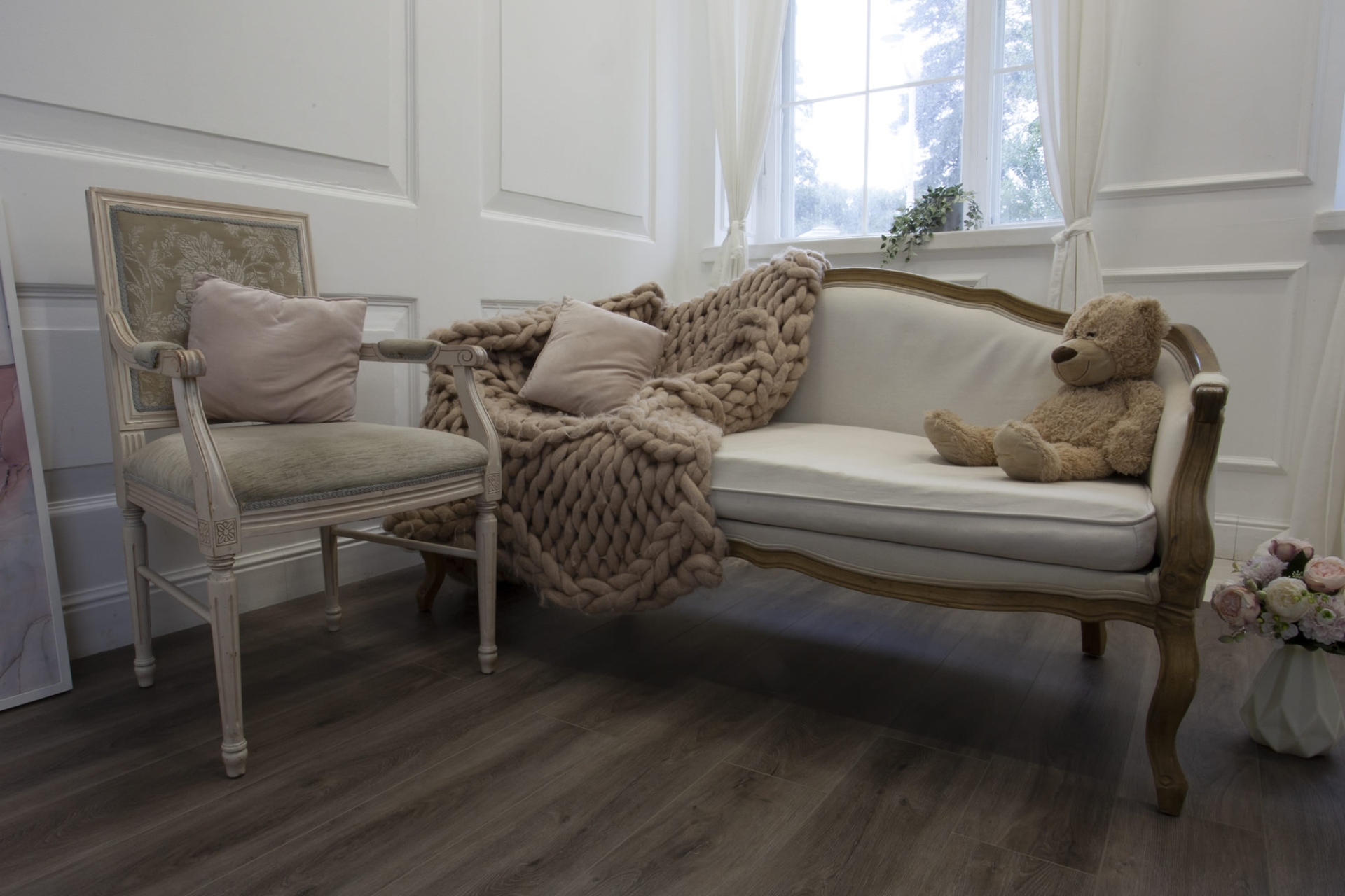 Усовершенствованная кварц-виниловая плитка «Damy Floor» Дуб Кантри (1227*187*2,5 мм) — купить в Абакане